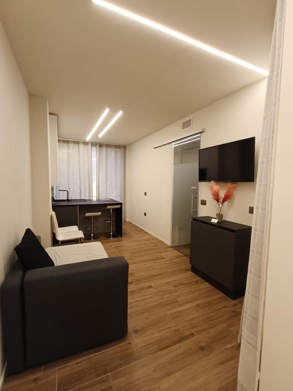 Riviera Apartments Near The Beach + Parking ロゾリーナ・マーレ エクステリア 写真